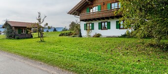 Apartment 'Bertl' with Mountain View, Balcony and Wi-Fi