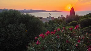 Miscellaneous - One-bedroom apartment right on the water, 5 minutes from St. Florent. (Patrimonio)