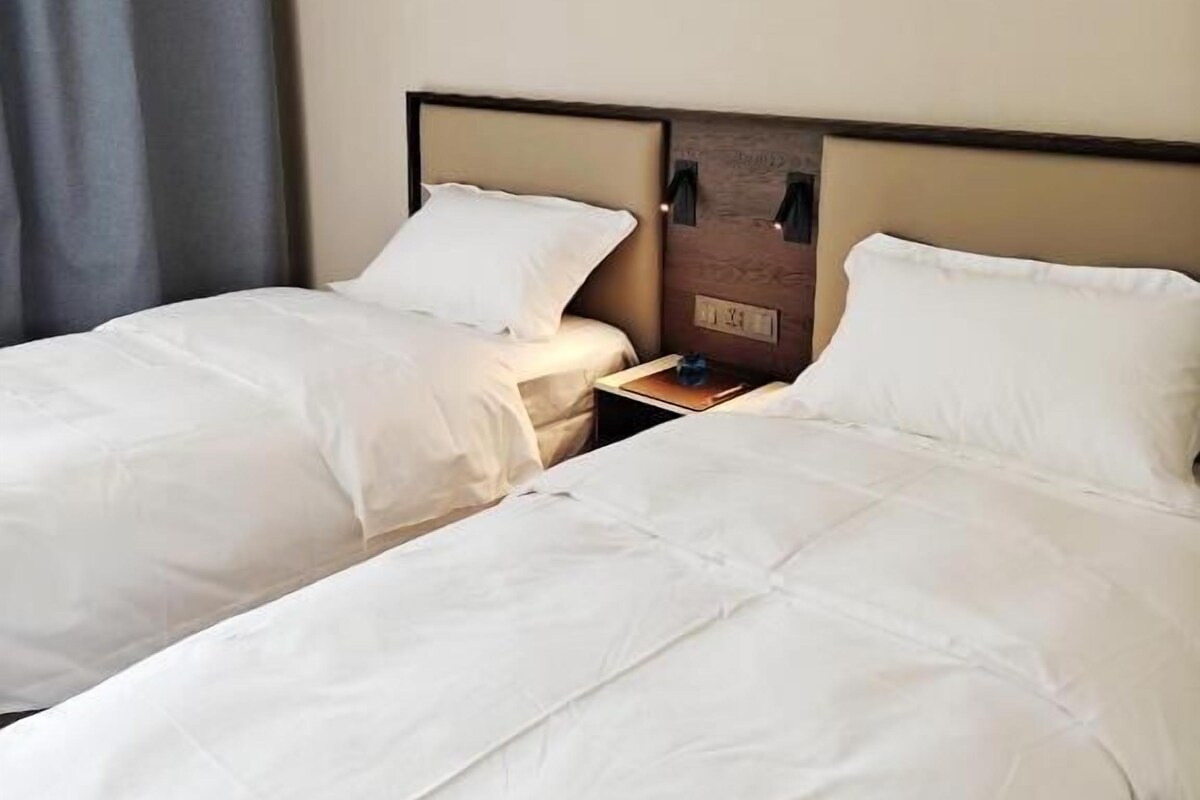 Standaard Twin kamer, balkon, uitzicht op stad | Gratis wifi