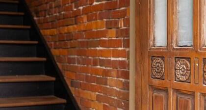 Suite 4 · Historic Snohomish 1st St