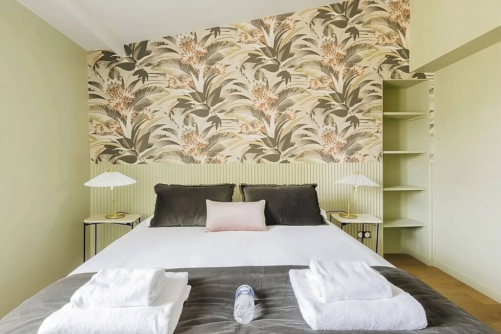 3 slaapkamers, een strijkplank/strijkijzer, reisbedje, gratis wifi