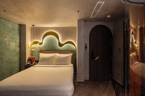 Superior Room - PYNT Hotel 9 (Phuong Phu Tho Hoa)