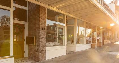 Suite 6 · Historic Snohomish 1st St