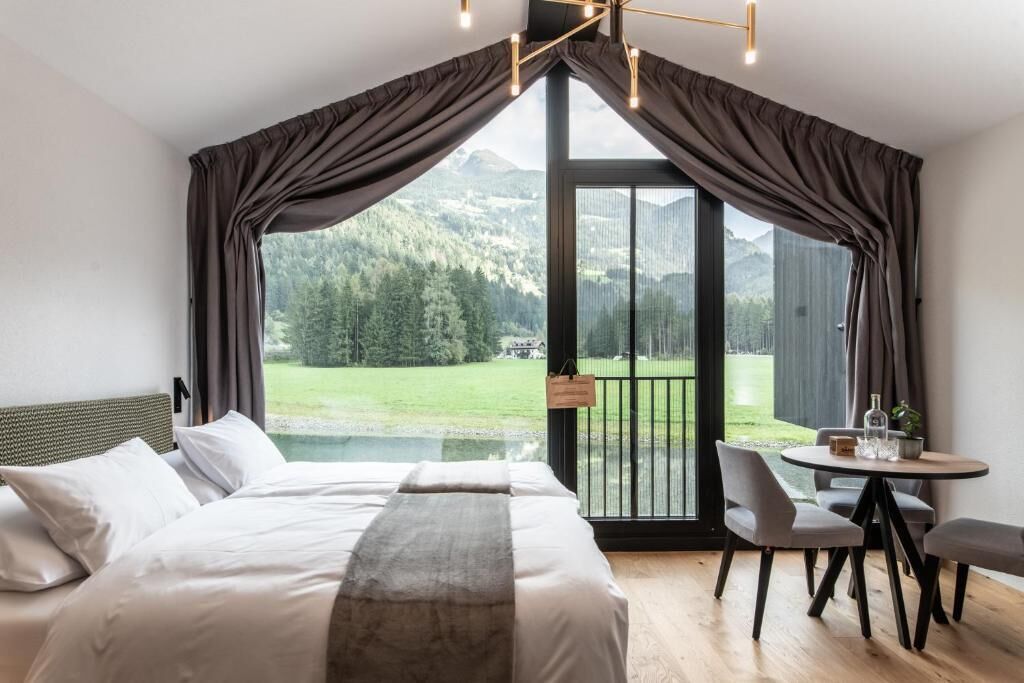 Chalet, Mountain View