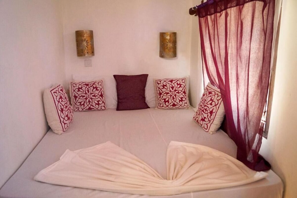 Standard Single Room | Bed sheets