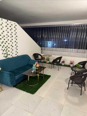 Terrace/patio - Inventree Hotel The Monarch Bagalur  (Bengaluru)