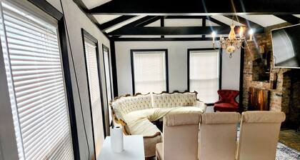 Perfect 3-bedroom house with AC in quaint Dix Hills