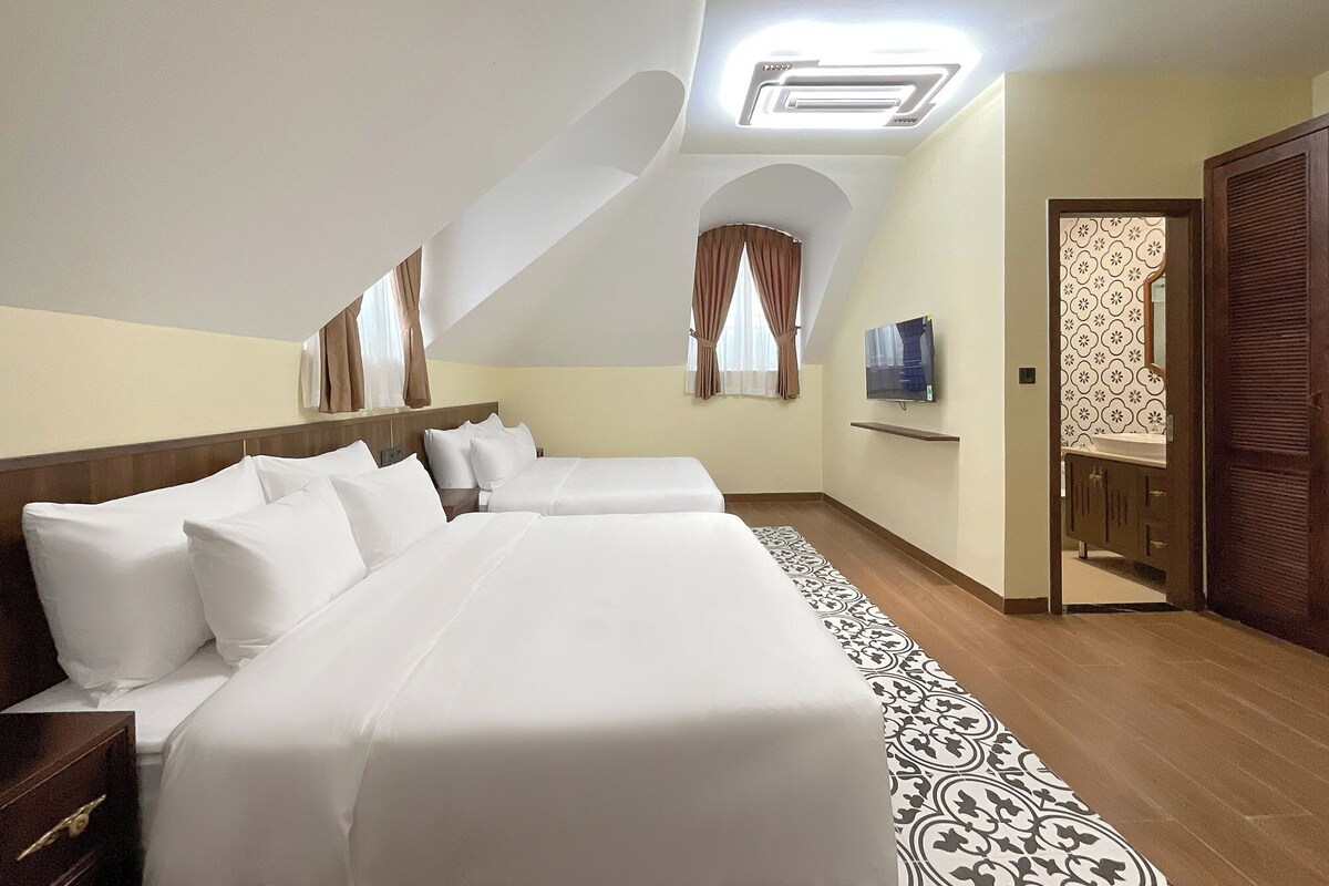 Kamar Quadruple Keluarga | Tirai kedap cahaya dan Wi-Fi gratis