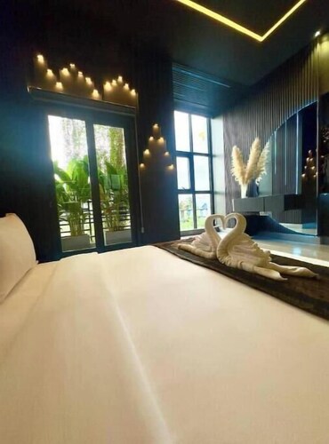 Private villa in Sihaknouk Ville for 15 people