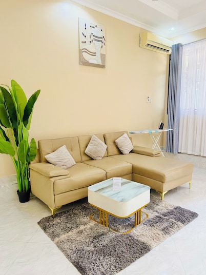 Kate 2-Bedroom Airport Residence