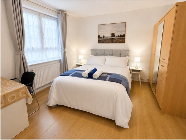 Room - Bright Double Room near Tower Bridge & Tube (London)