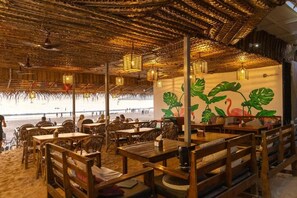Ảnh chưa phân loại, 4 trong số 23 ảnh, nút