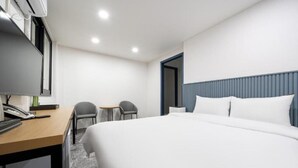 Standard Double Room | WiFi (free) - Juno Hotel (Mokpo)