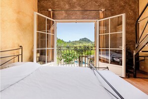 Unclassified image, 4 of 26, button - Vrbo Property (Aubagne)
