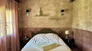 Room - Provençal villa surrounded by nature • Swimming Pool & Hot Tub (Aubagne)
