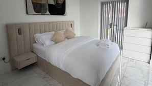 2 bedrooms, iron/ironing board, WiFi, bed sheets