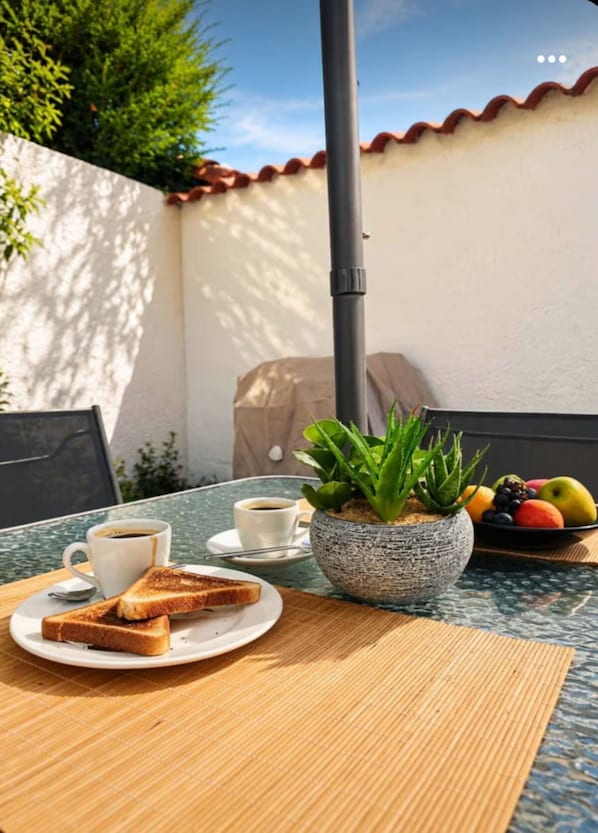 Unclassified image, 1 of 10, button - Le Patio de Bouzigues: Free parking, 3 minutes from downtown and the beach (Bouzigues)