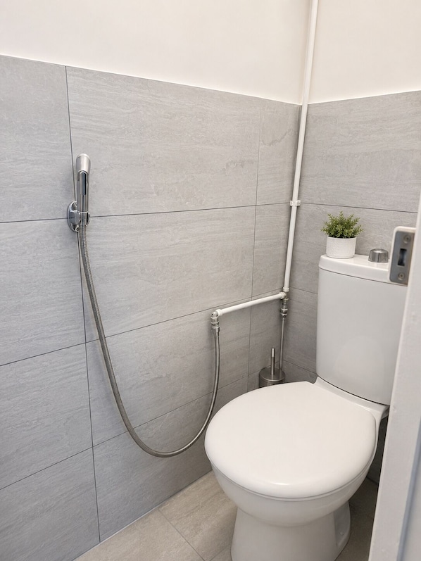 Bathroom - Spacious Double Room 8 Min Walk to Tower Bridge (London)