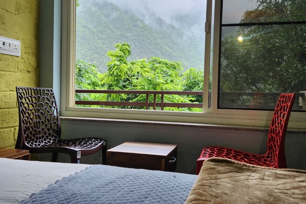 Family Room, Balcony | Iron/ironing board (on request), WiFi (free)