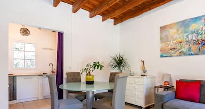 Quiet gîte in an airial with private garden and Wi-Fi
