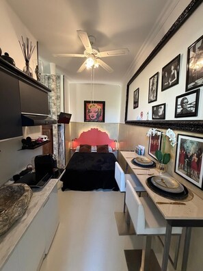 Room - Vrbo Property (Milano)