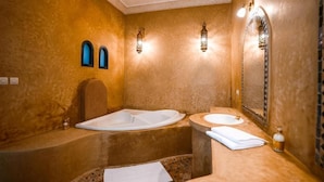 Deluxe Double Room, Garden View | Spa