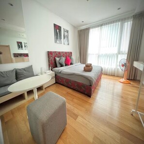 Iron/ironing board, WiFi, bed sheets - Cozy Private Home - Steps to BTS & MRT Sukhumvit (Krung Thep Maha Nakhon)