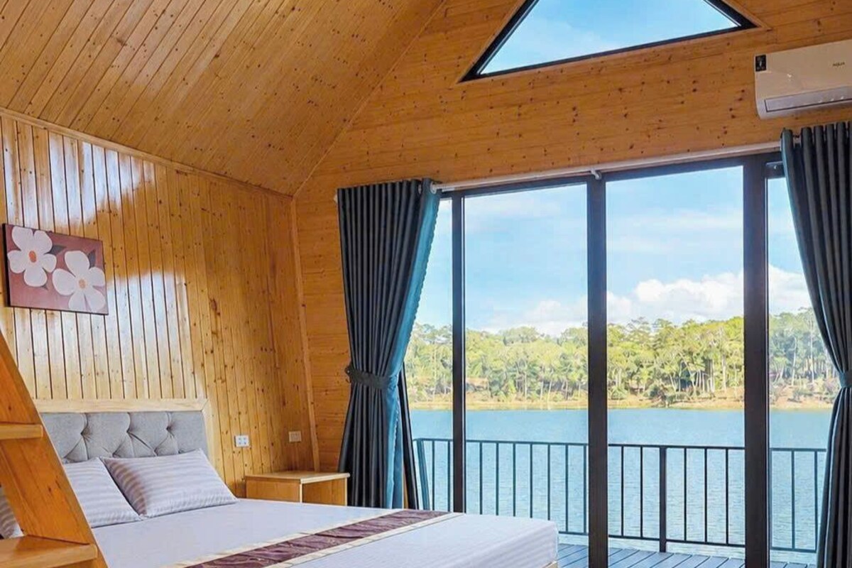 Bungalow, River View