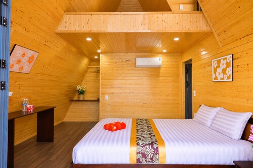 Toong Dam Lake - Mang Den Retreat