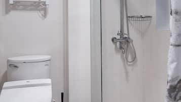Comfort Suite, City View | Bathroom | Shower, free toiletries, hair dryer, towels