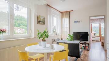 Apartment, Balcony, City View | Dining