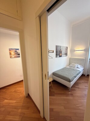 Nicht klassifiziertes Bild, 2 von 32, Schaltfläche