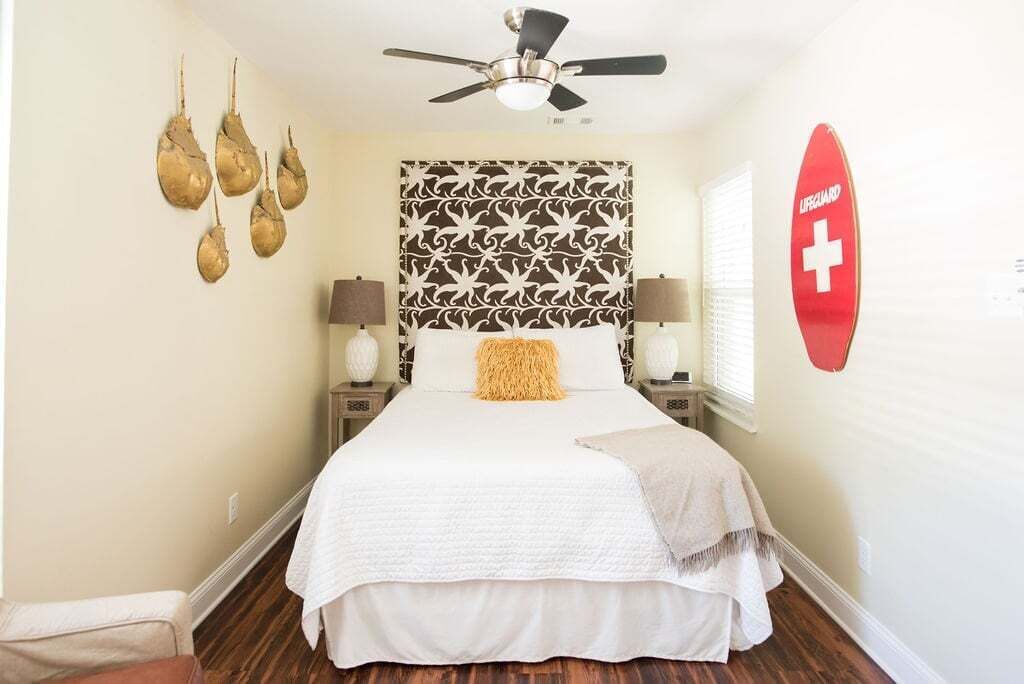 Iron/ironing board, WiFi (free), bed sheets