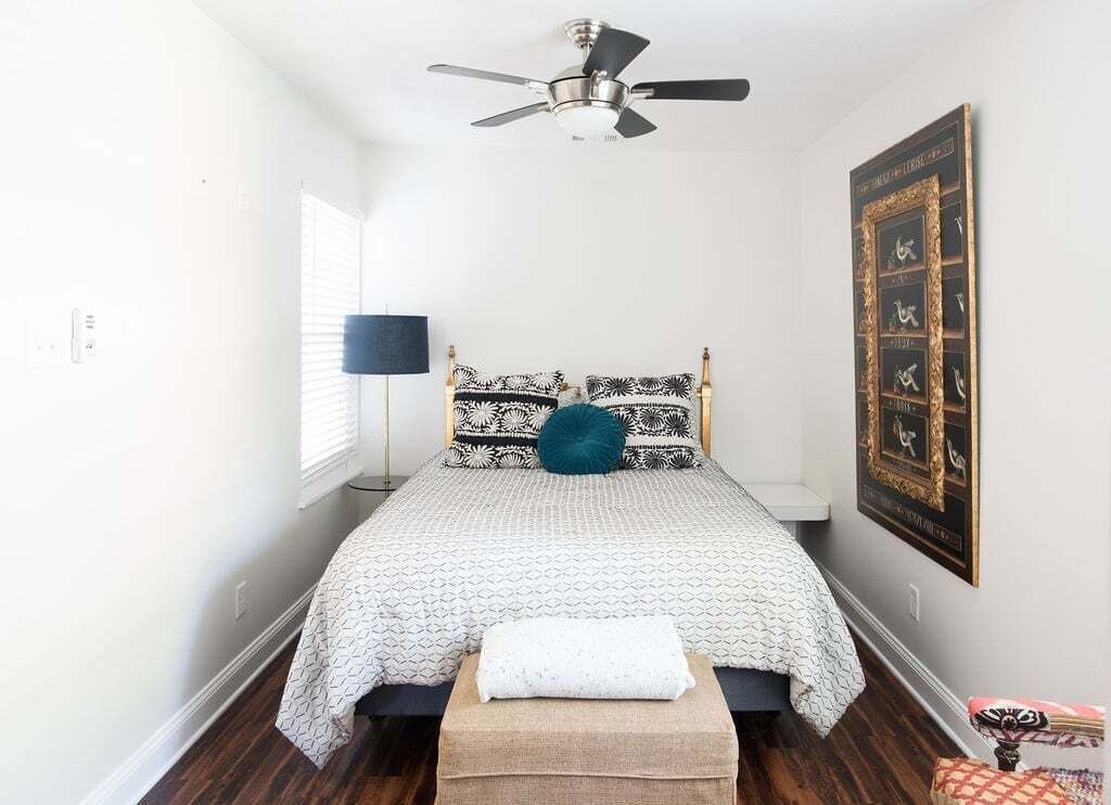 Iron/ironing board, WiFi (free), bed sheets