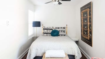Iron/ironing board, WiFi (free), bed sheets