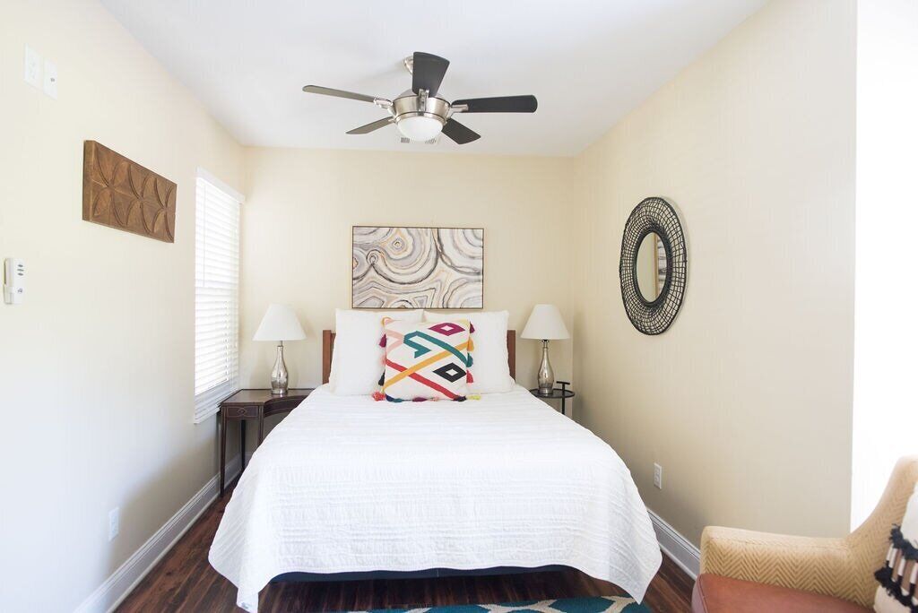 Cozy 2 Person Cottage | Savannah + Tybee L Cohens Retreat - Savannah, GA