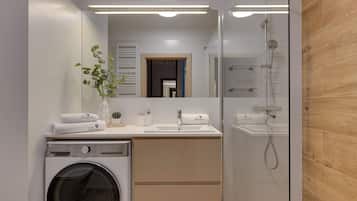 Comfort Apartment, Balcony, City View | Bathroom