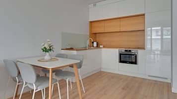 Comfort Apartment, Balcony, City View | Dining