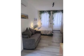 Room - Vrbo Property (Somma Lombardo)