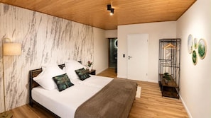 Deluxe Double Room, Balcony, Courtyard View - Villa Johannes (WARMENSTEINACH)