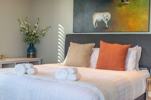 3 slaapkamers, een bureau, een strijkplank/strijkijzer, gratis wifi