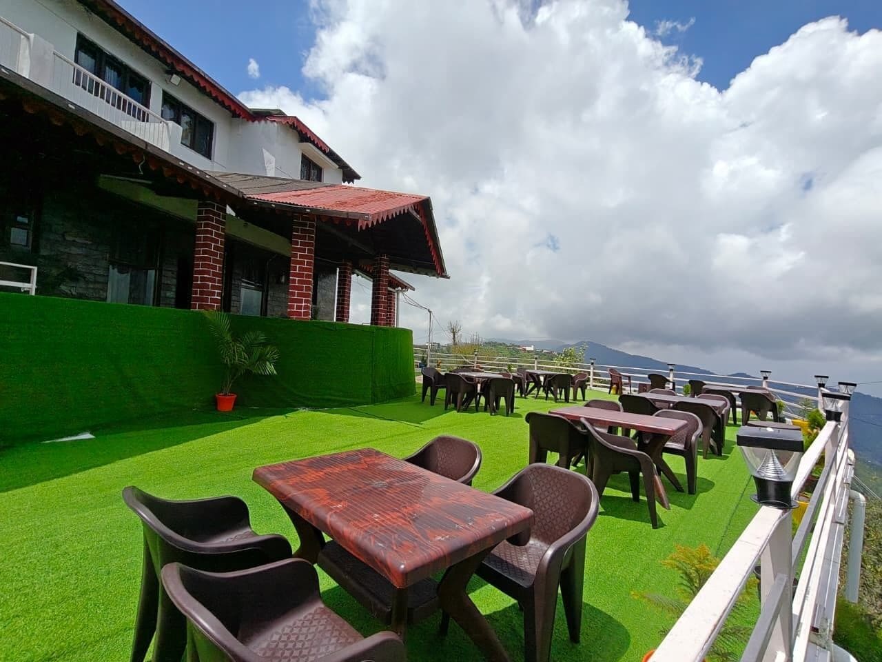 Double or Twin Room | Outdoor dining