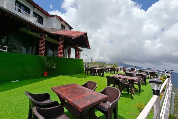 Double or Twin Room | Outdoor dining