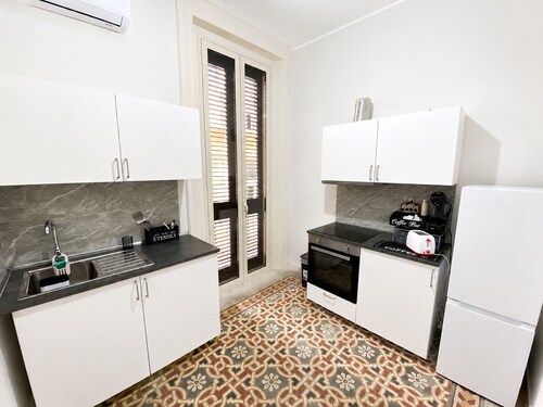 Alba Mediterranea: An elegant living room in the heart of Reggio Calabria