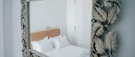 Deluxe Villa, Balcony, Sea View | WiFi (free)