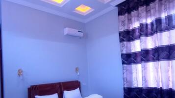 Deluxe Single Room | Desk, laptop workspace, WiFi (free)