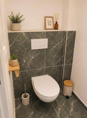 Bathroom - Room in a premium residence near Paris (Villemomble)