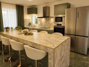Private kitchen - Studio apartment in a luxury residence near Paris (Villemomble)