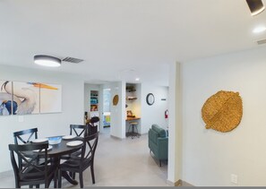 Room - Castaway Cottage Beautiful Pool Spa Steps 2 Sand Restaurants Golf Cart Included (Holmes Beach)