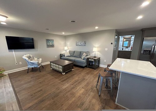 Large Newly Remodeled Lake House Right on the Water Sleeps 24